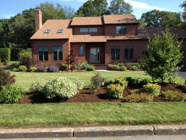 Front Yard Landscape Design for Curb Appeal