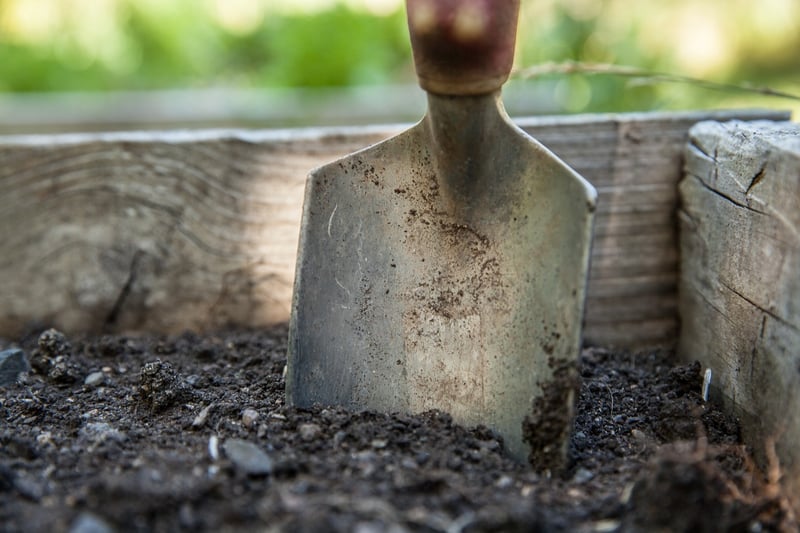 garden soil shovel gardening tools