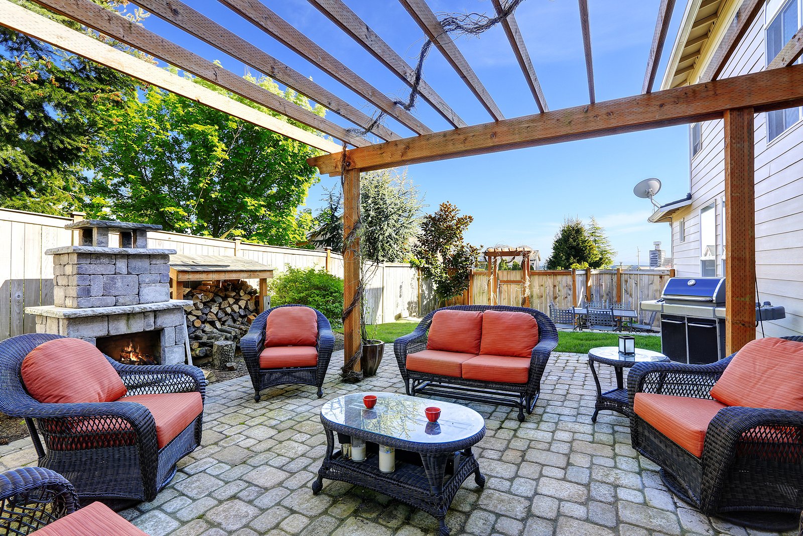 patio-with-fireplace-ideas-seating-area