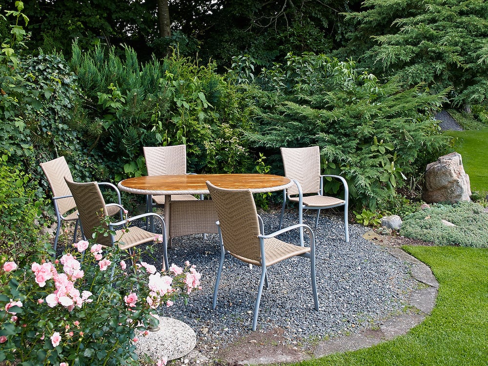 small yards sitting area