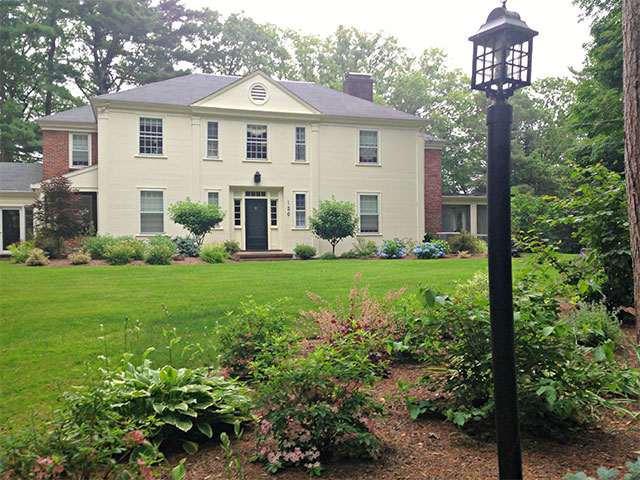 front-yard-with-plantings