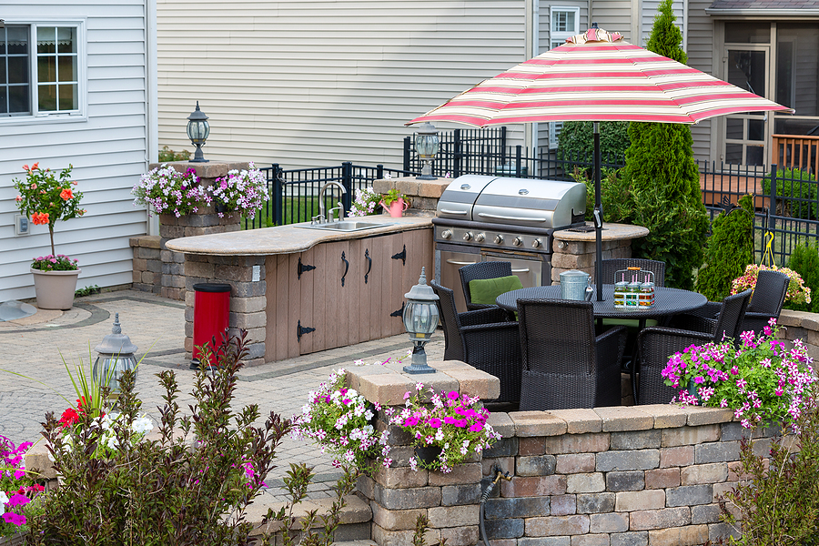 Outdoor Kitchens: The Expert Guide to Adding One to Your Home Landscape